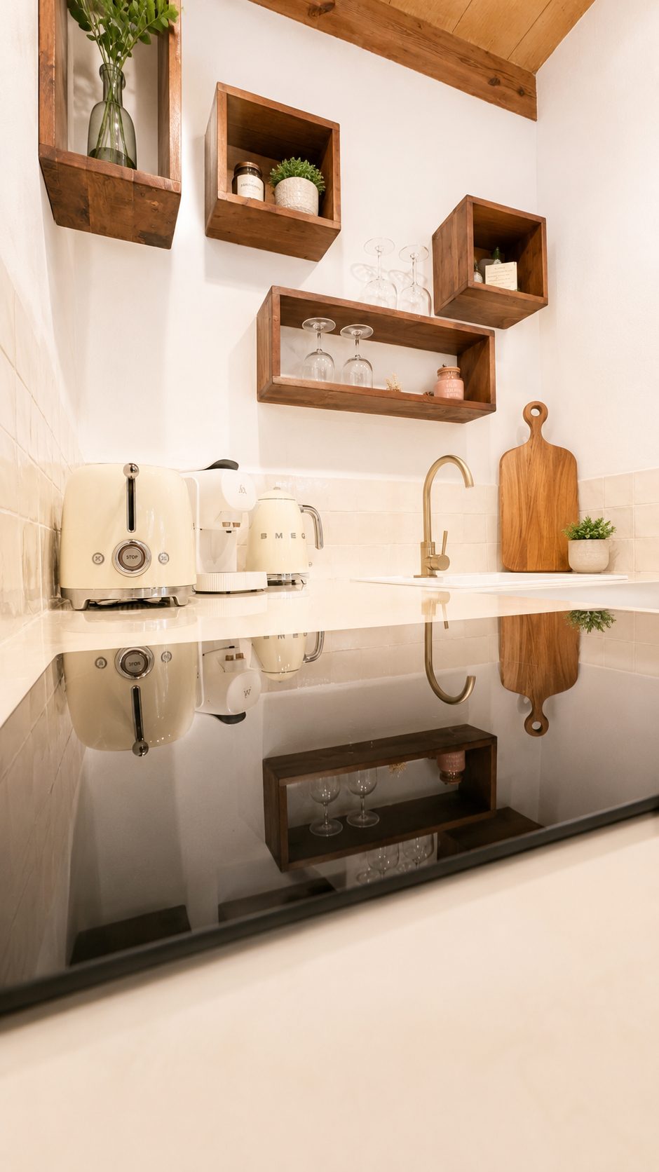Palm Suite kitchenette